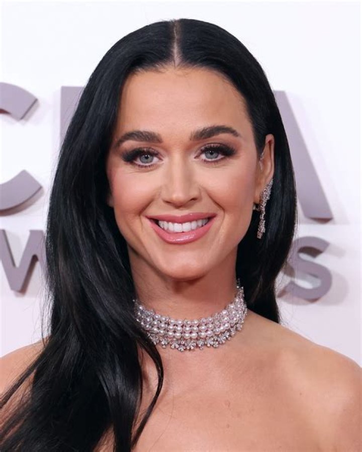 Celebrities named Elaine