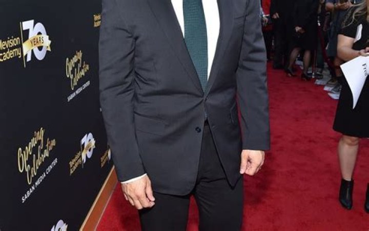 Fred Savage Net Worth - Wiki, Age, Weight and Height, Relationships, Family, and More