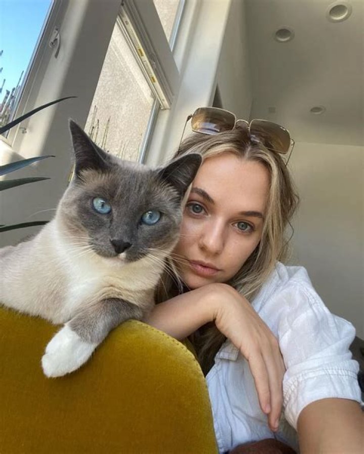 Madison Iseman Pets - Celebrity Pets
