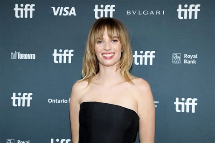 Maya Hawke Net Worth - Wiki, Age, Weight and Height, Relationships, Family, and More