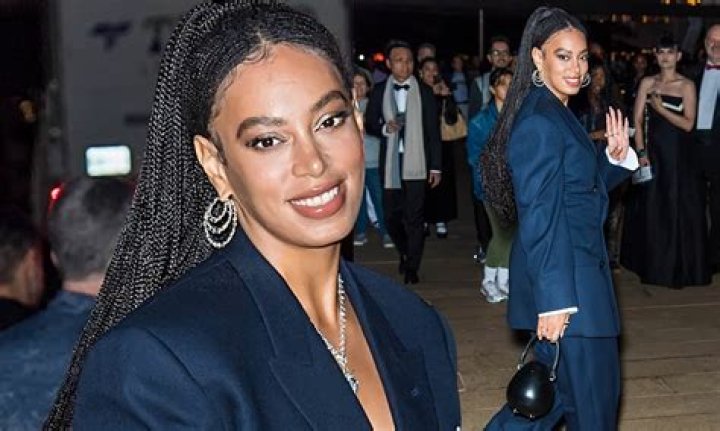 Solange Knowles gets pissy at reporter on live tv