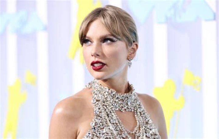 Taylor Swift’s new perfume comes with its own pearl necklace, because of course
